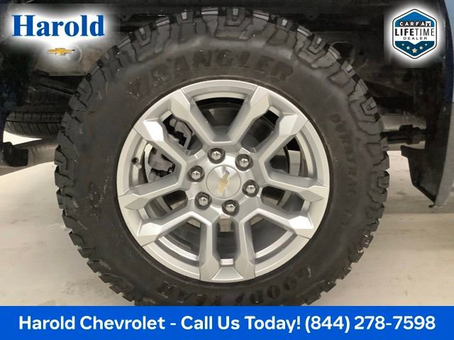 Used 2024 Chevrolet Silverado 1500 LT AWD/4WD image 7