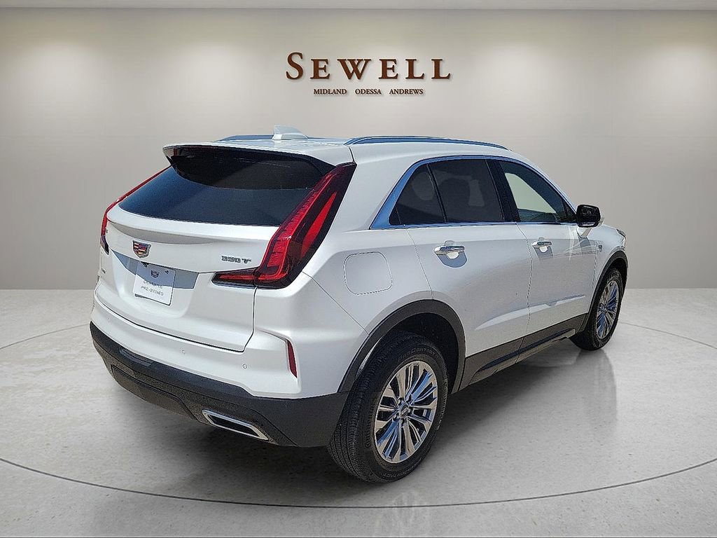 Used 2024 Cadillac XT4 Premium Luxury image 5