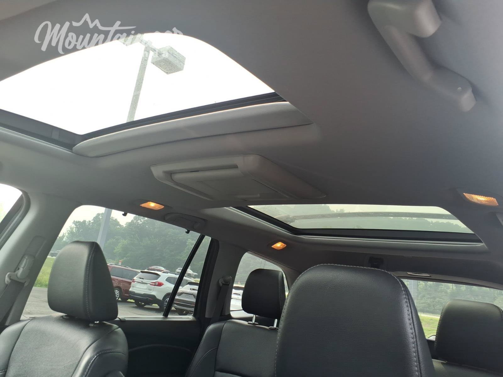 Used 2018 Honda Pilot Elite image 39