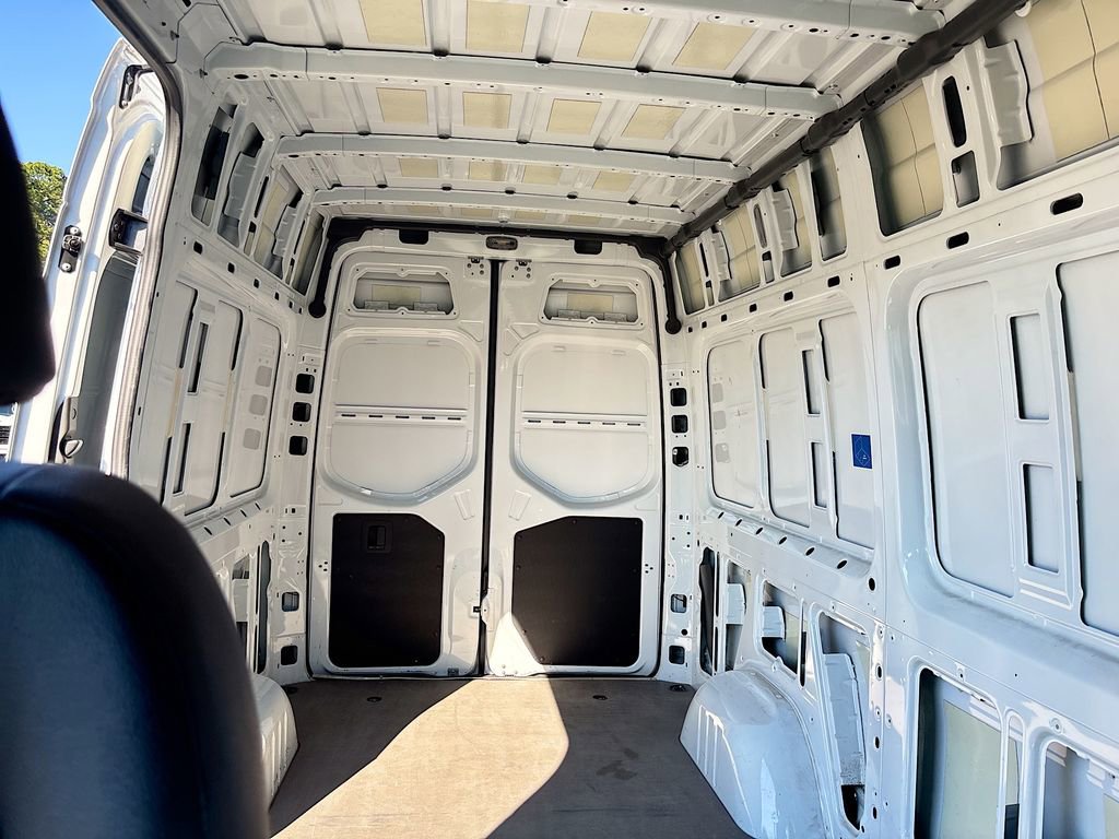 Used 2024 Mercedes-Benz Sprinter 2500 image 17