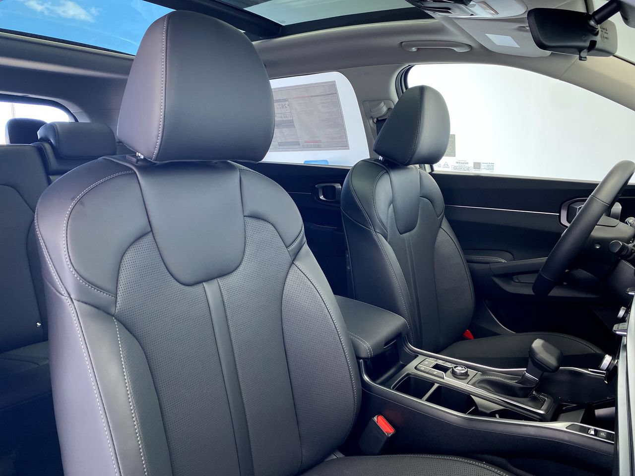 New 2026 Kia Sorento S FWD image 31
