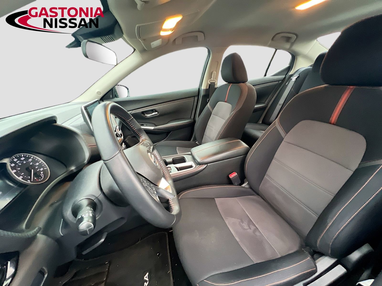 Used 2022 Nissan Sentra SR w/ Trunk Package image 26