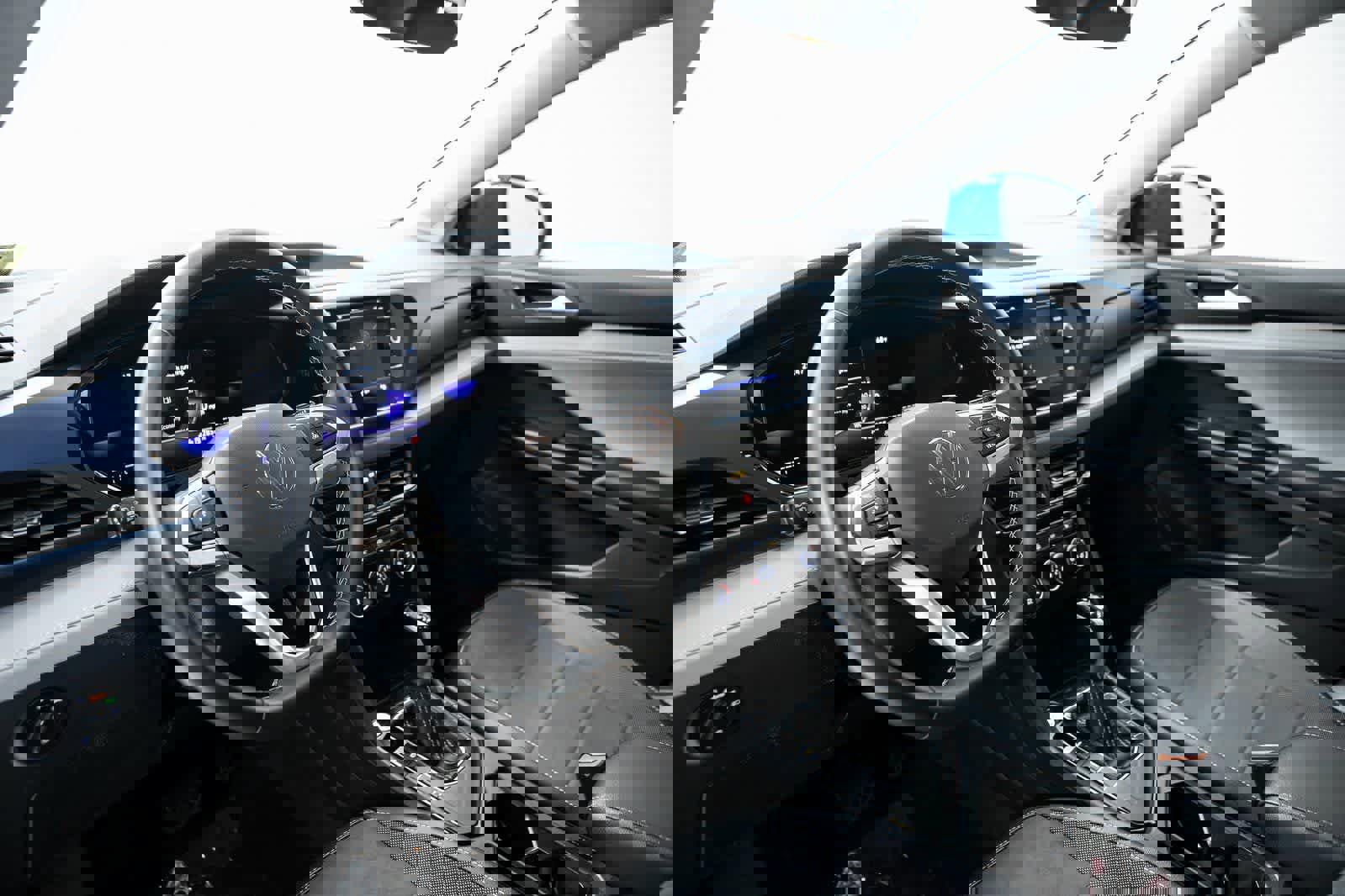 Used 2023 Volkswagen Taos SE image 4