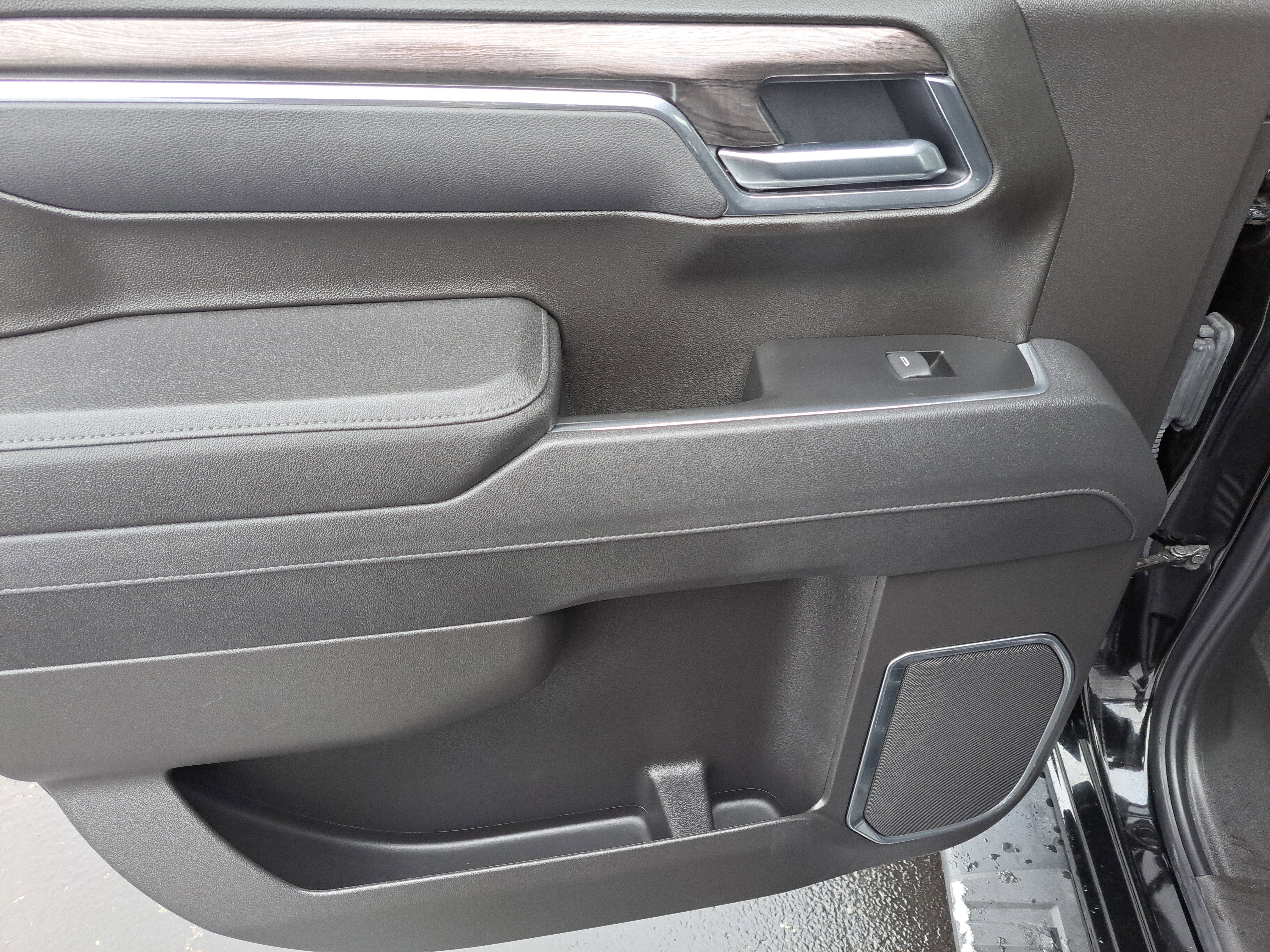 Certified 2025 Chevrolet Silverado 1500 LTZ w/ Technology Package image 10