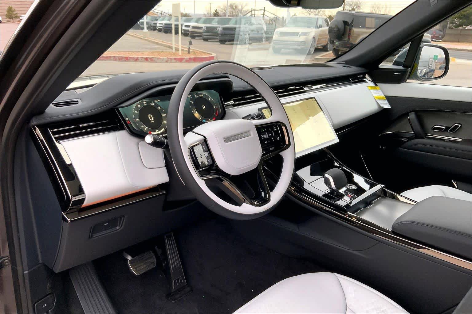 New 2026 Land Rover Range Rover Sport Dynamic SE image 8