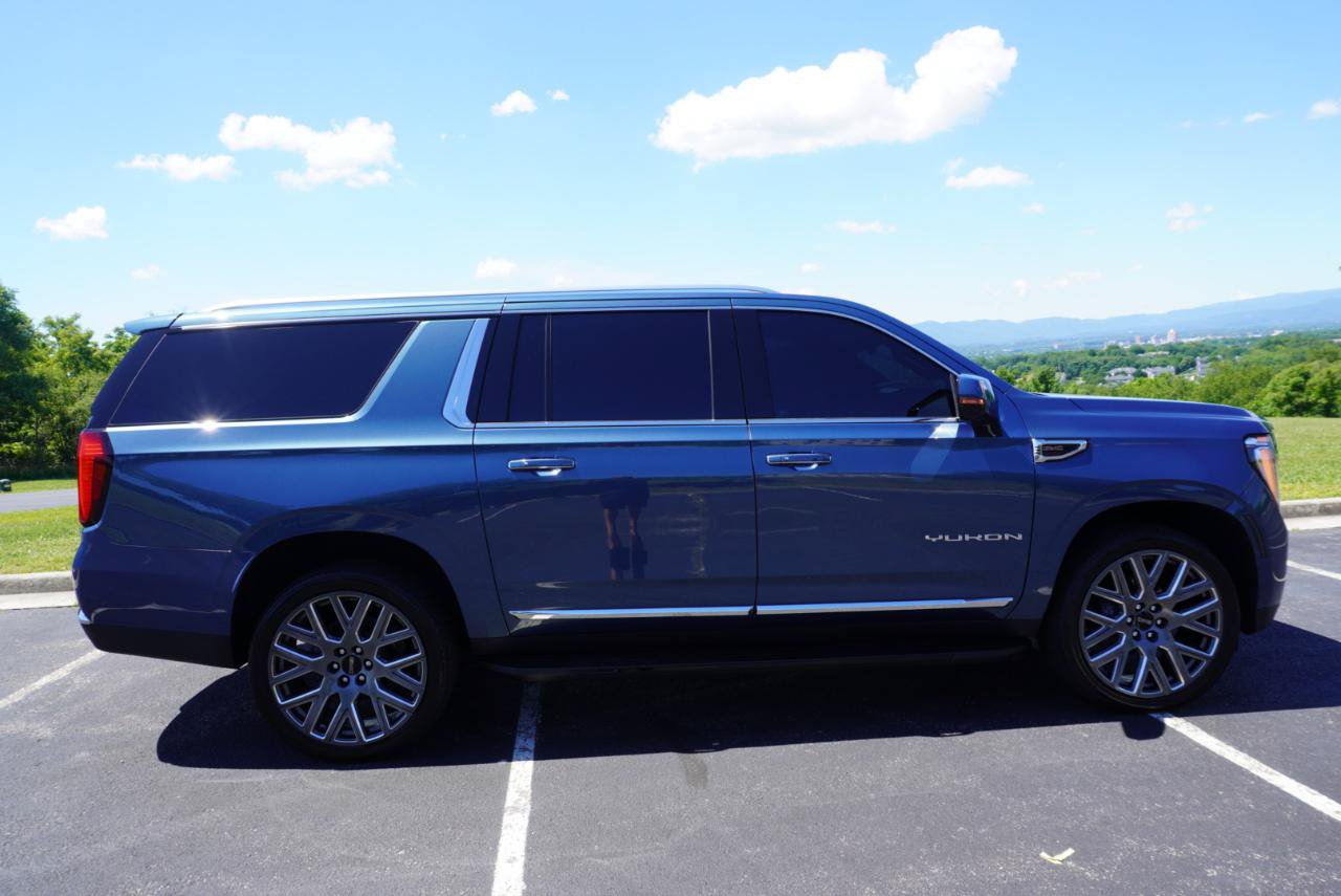 Used 2026 GMC Yukon XL Elevation w/ Elevation Premium Package AWD/4WD image 19