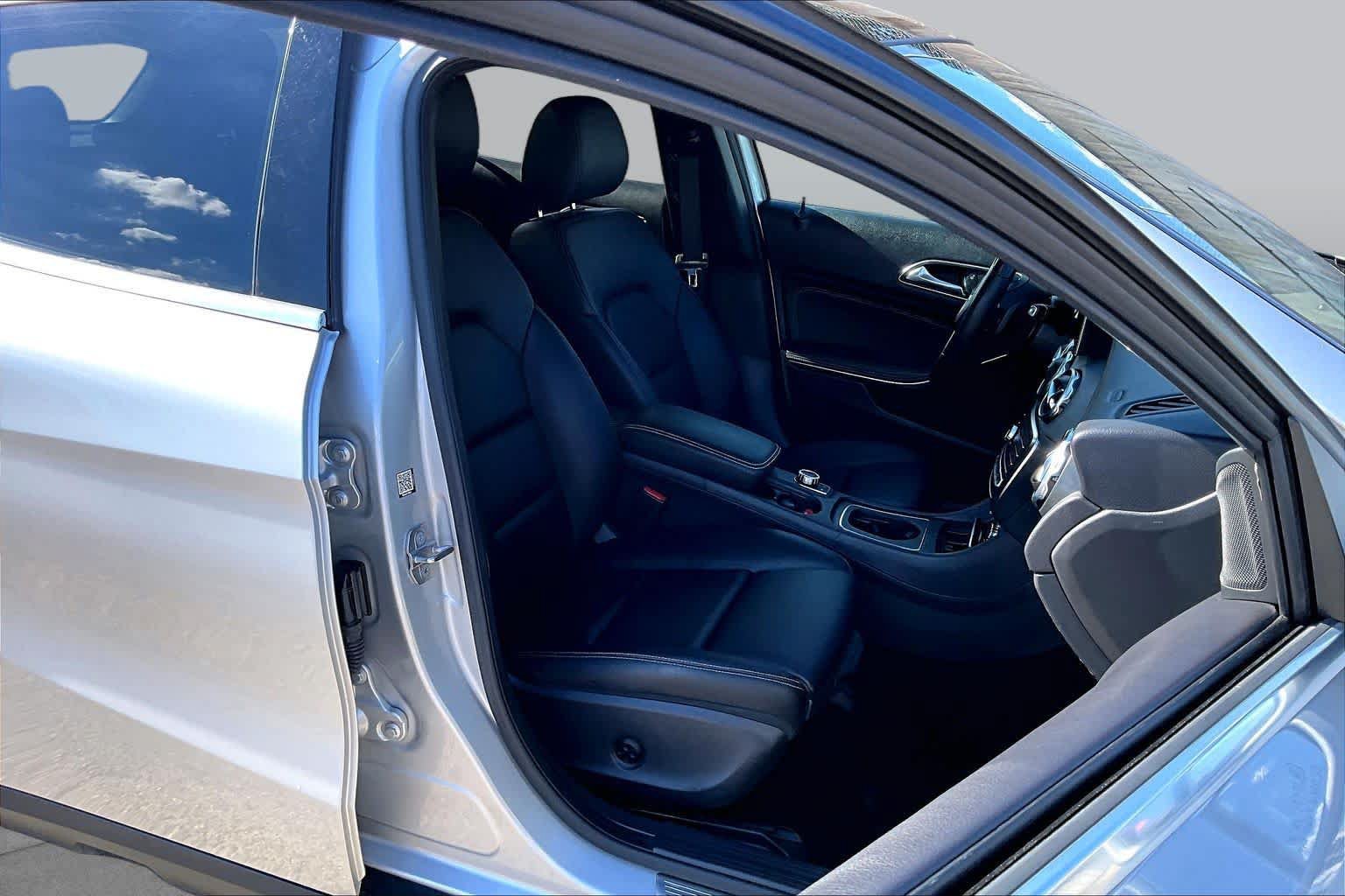 Used 2018 Mercedes-Benz GLA 250 4MATIC image 9