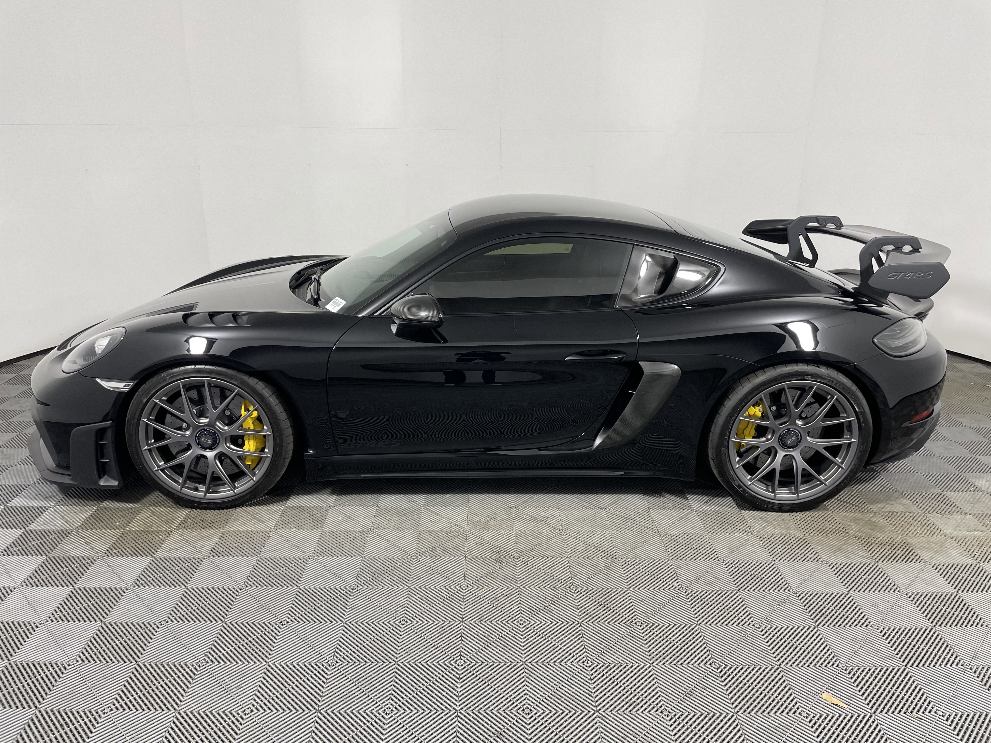 Certified 2023 Porsche 718 Cayman GT4 RS image 2