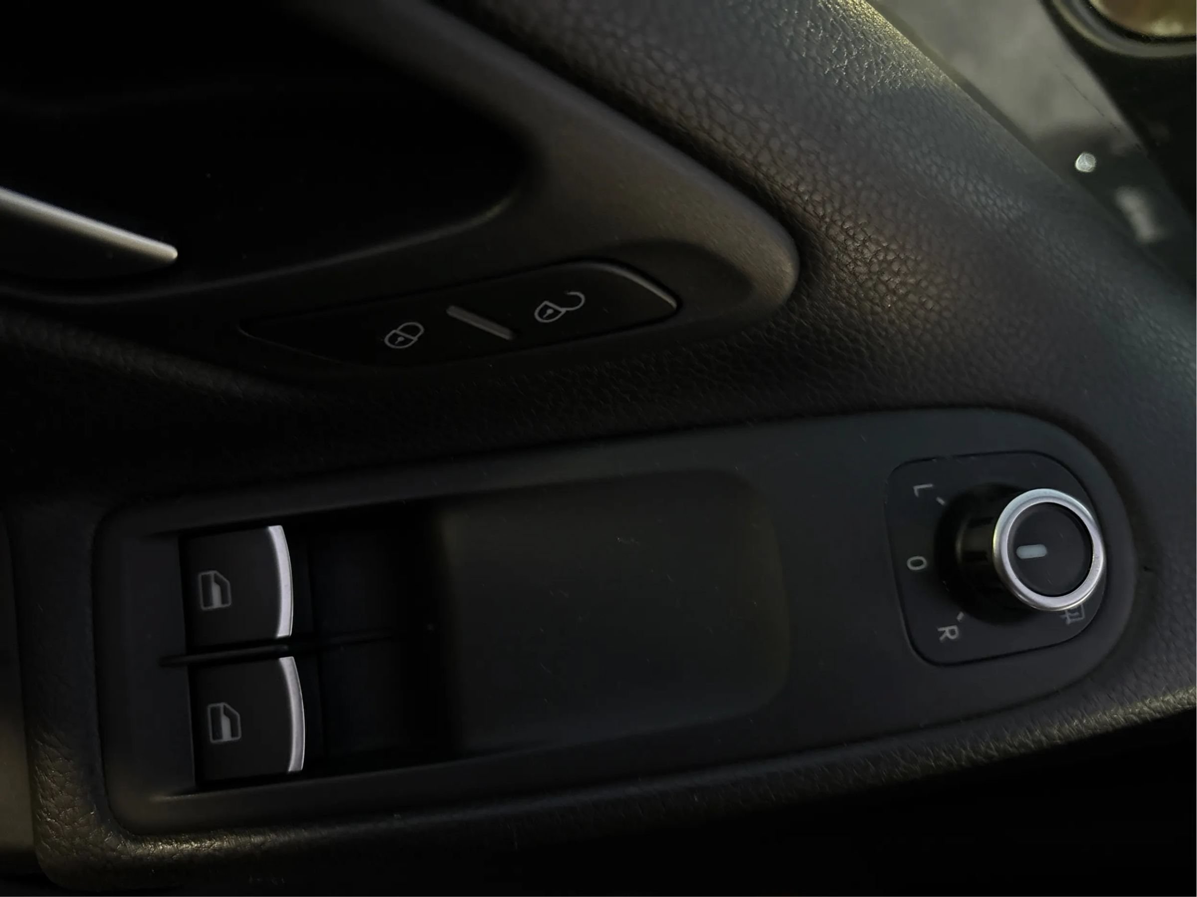 Used 2012 Volkswagen GTI 2-Door FWD image 31