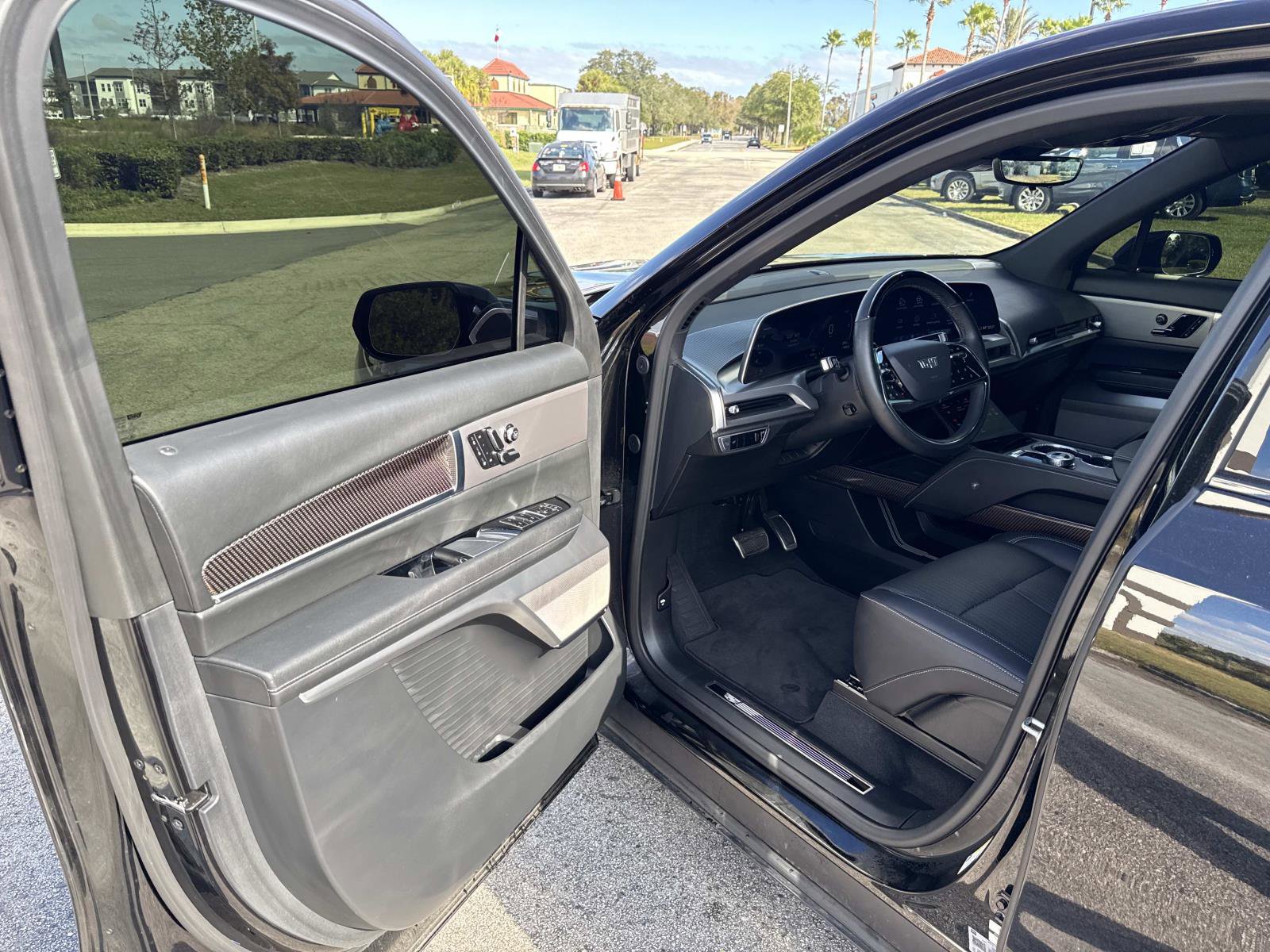 Used 2026 Cadillac Vistiq Luxury image 19