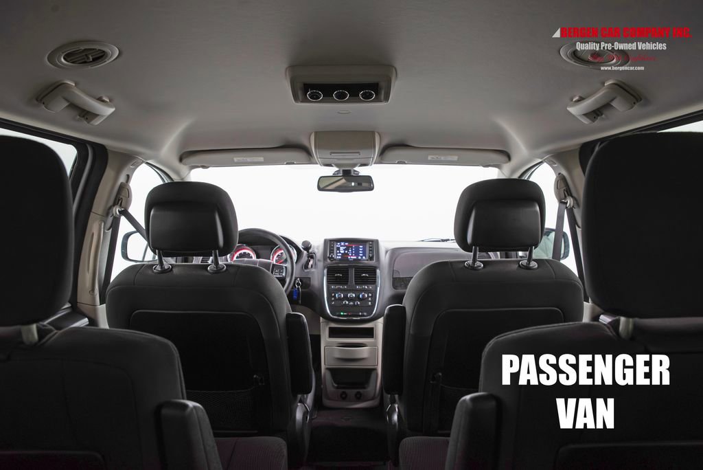 Used 2018 Dodge Grand Caravan SE w/ UConnect Hands-Free Group FWD image 20