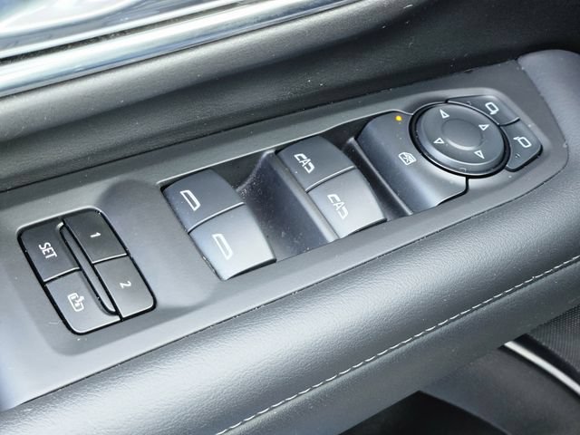 Used 2024 Chevrolet Suburban LT RWD image 21