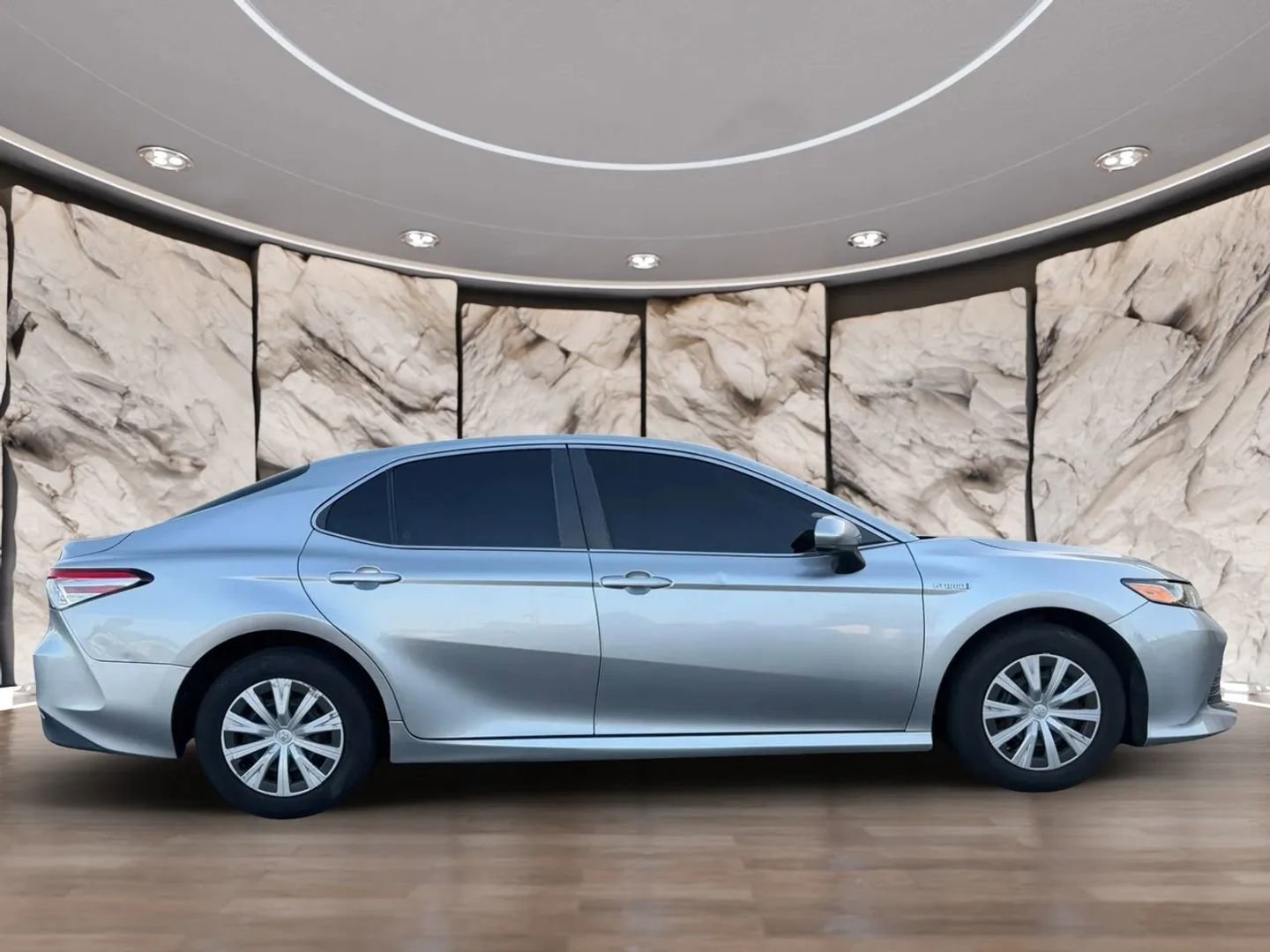 Used 2019 Toyota Camry LE FWD image 4