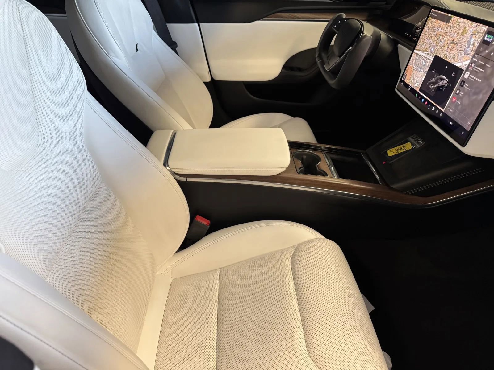 Used 2022 Tesla Model S image 6