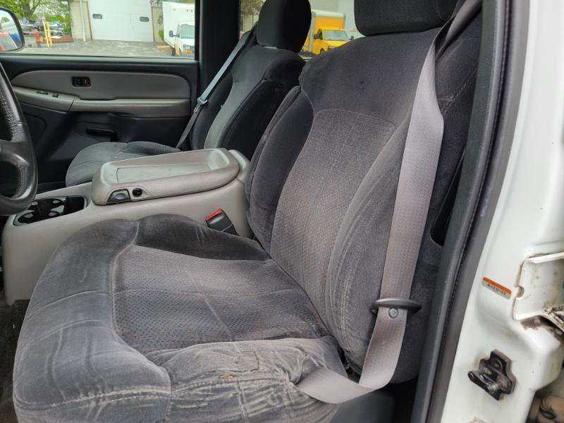 Used 2000 Chevrolet Tahoe LS w/ LS Preferred Equipment Group AWD/4WD image 3