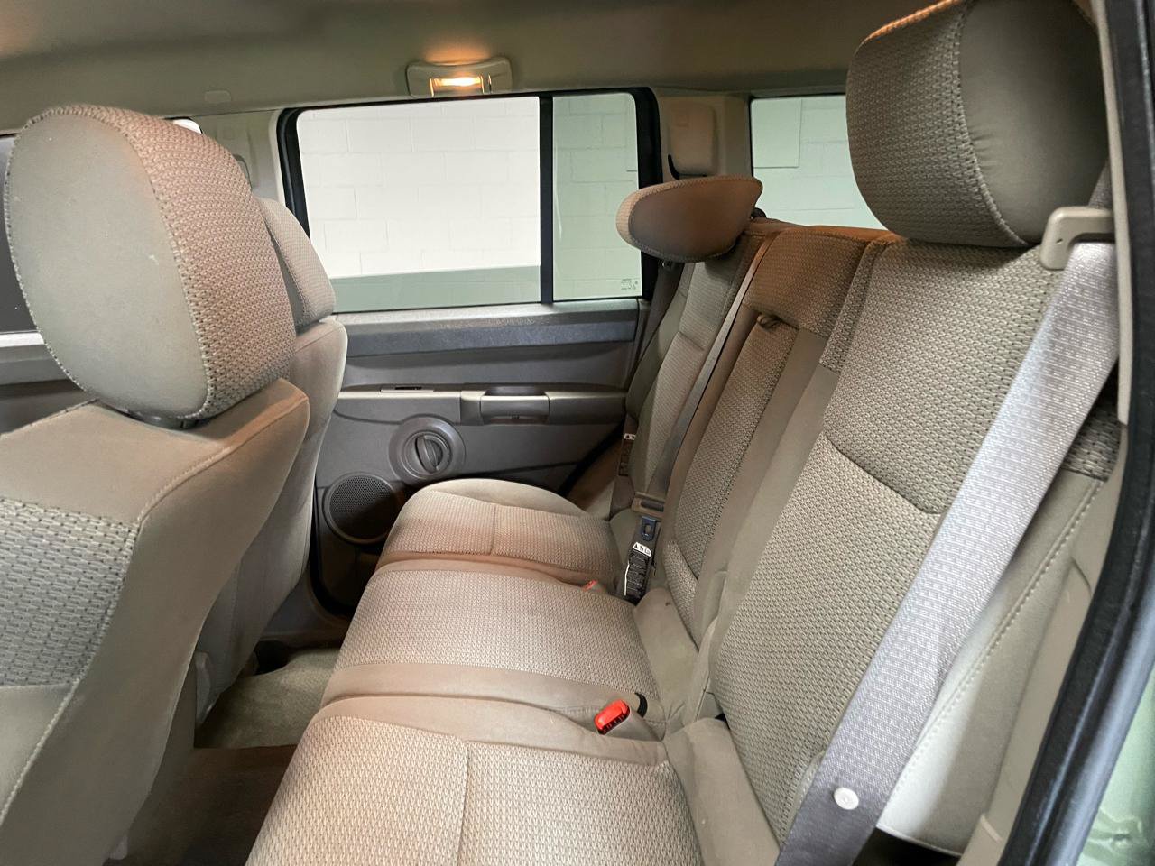 Used 2007 Jeep Commander Sport AWD/4WD image 13