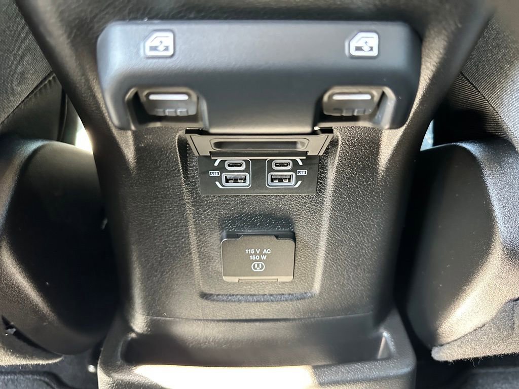 Used 2025 Jeep Wrangler Unlimited Sahara AWD/4WD image 15