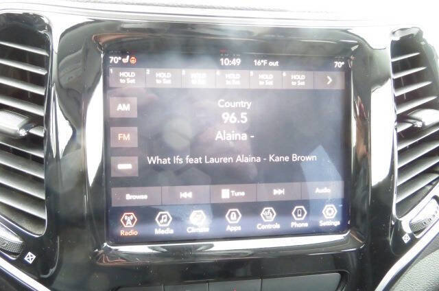 Used 2019 Jeep Cherokee Limited image 21