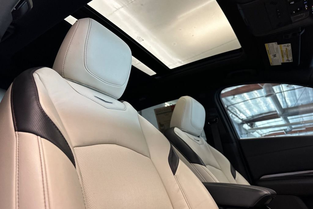 Used 2022 Cadillac XT4 Sport w/ Comfort Package image 17