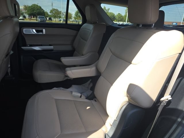 Used 2023 Ford Explorer Limited w/ Limited Technology Package RWD image 7