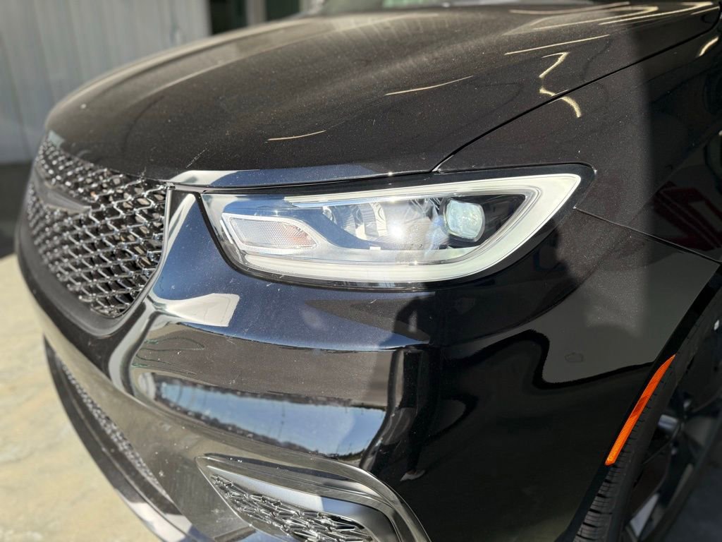 New 2026 Chrysler Pacifica Limited w/ S Appearance Package image 24