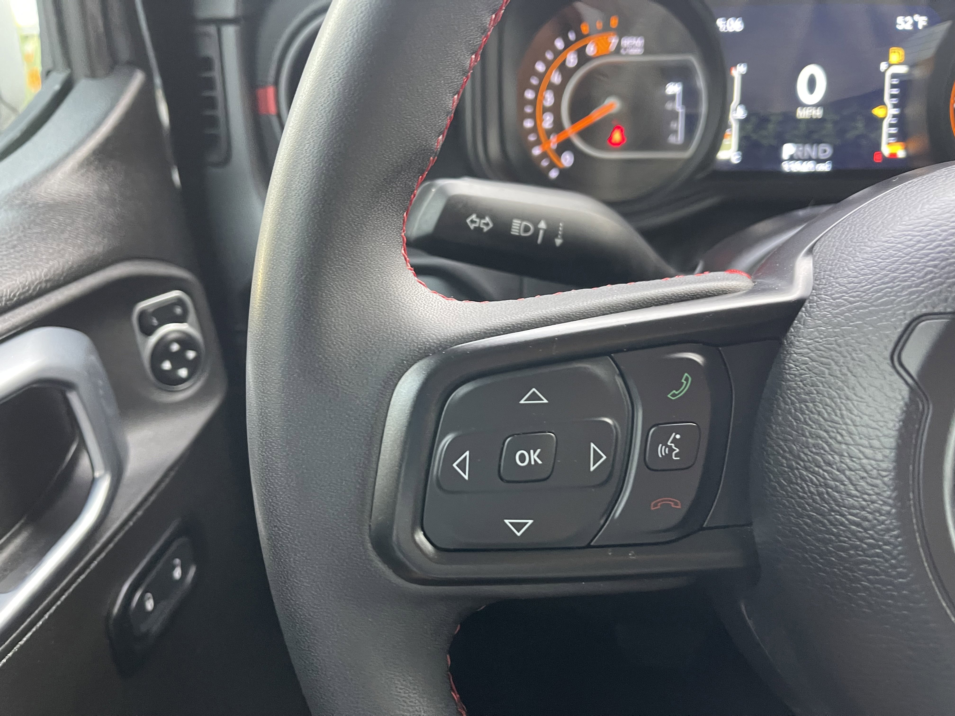 Used 2025 Jeep Wrangler Unlimited Rubicon AWD/4WD image 31