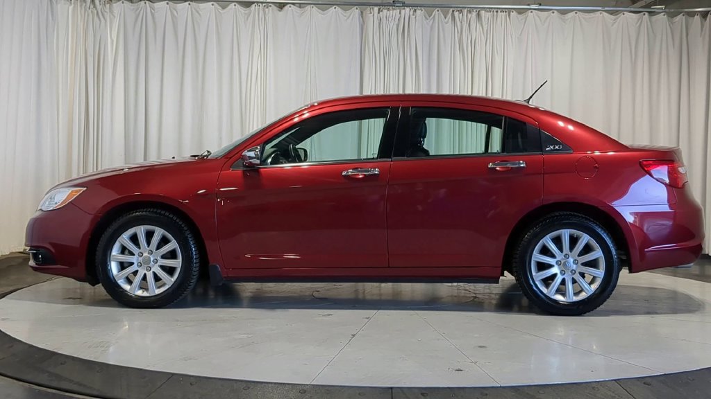 Used 2014 Chrysler 200 Limited FWD image 6