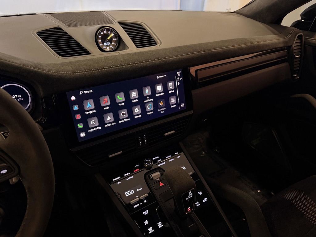Certified 2022 Porsche Cayenne Turbo GT AWD/4WD image 17