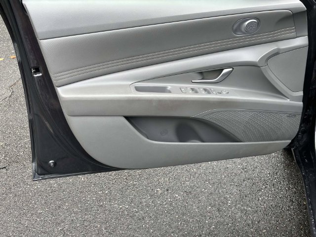 Used 2021 Hyundai Elantra SEL w/ Convenience + Premium Package FWD image 13