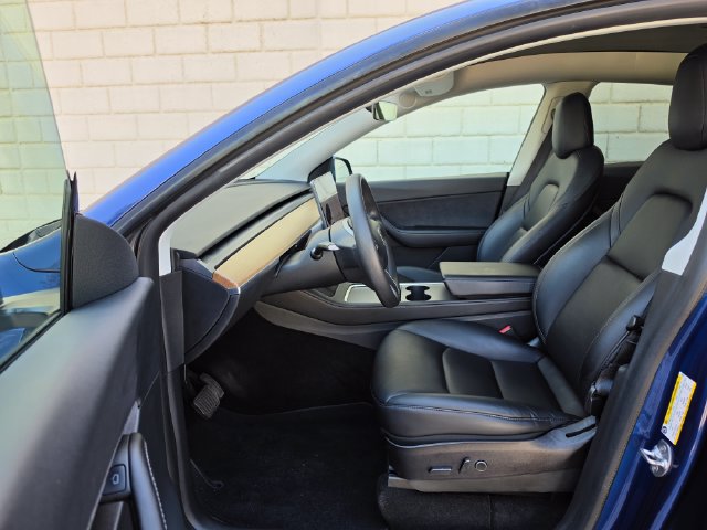 Used 2021 Tesla Model Y Long Range AWD/4WD image 19