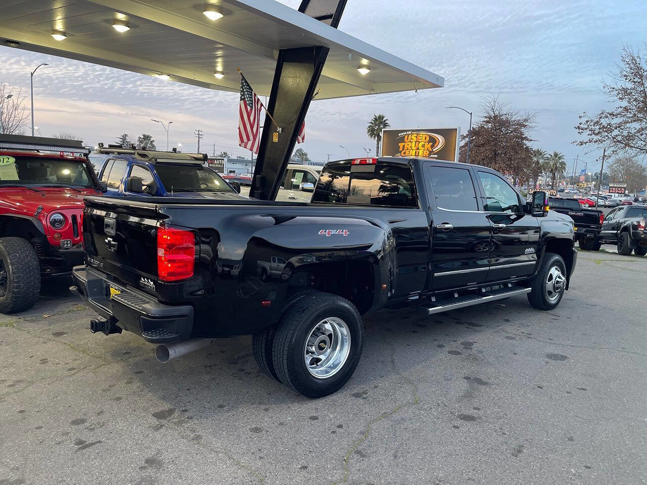 Used 2017 Chevrolet Silverado 3500 High Country w/ Duramax Plus Package image 82
