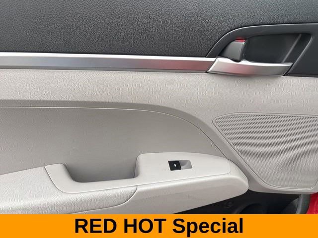 Used 2019 Hyundai Elantra SE image 30