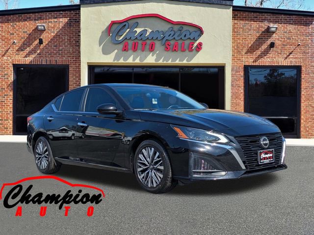Used 2023 Nissan Altima 2.5 SV image 1
