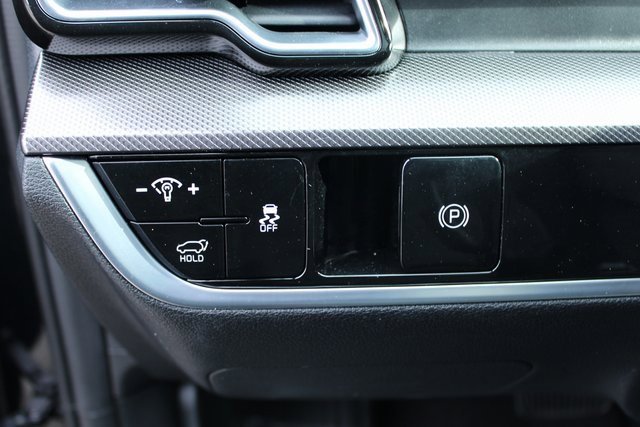Used 2025 Kia Sportage SX image 16