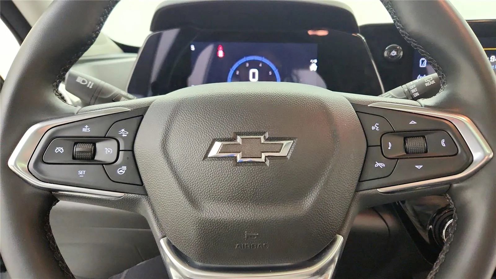 Used 2025 Chevrolet Trax ACTIV w/ Sunroof Package image 27