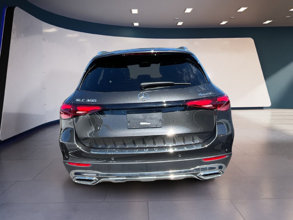 Used 2023 Mercedes-Benz GLC 300 4MATIC image 4