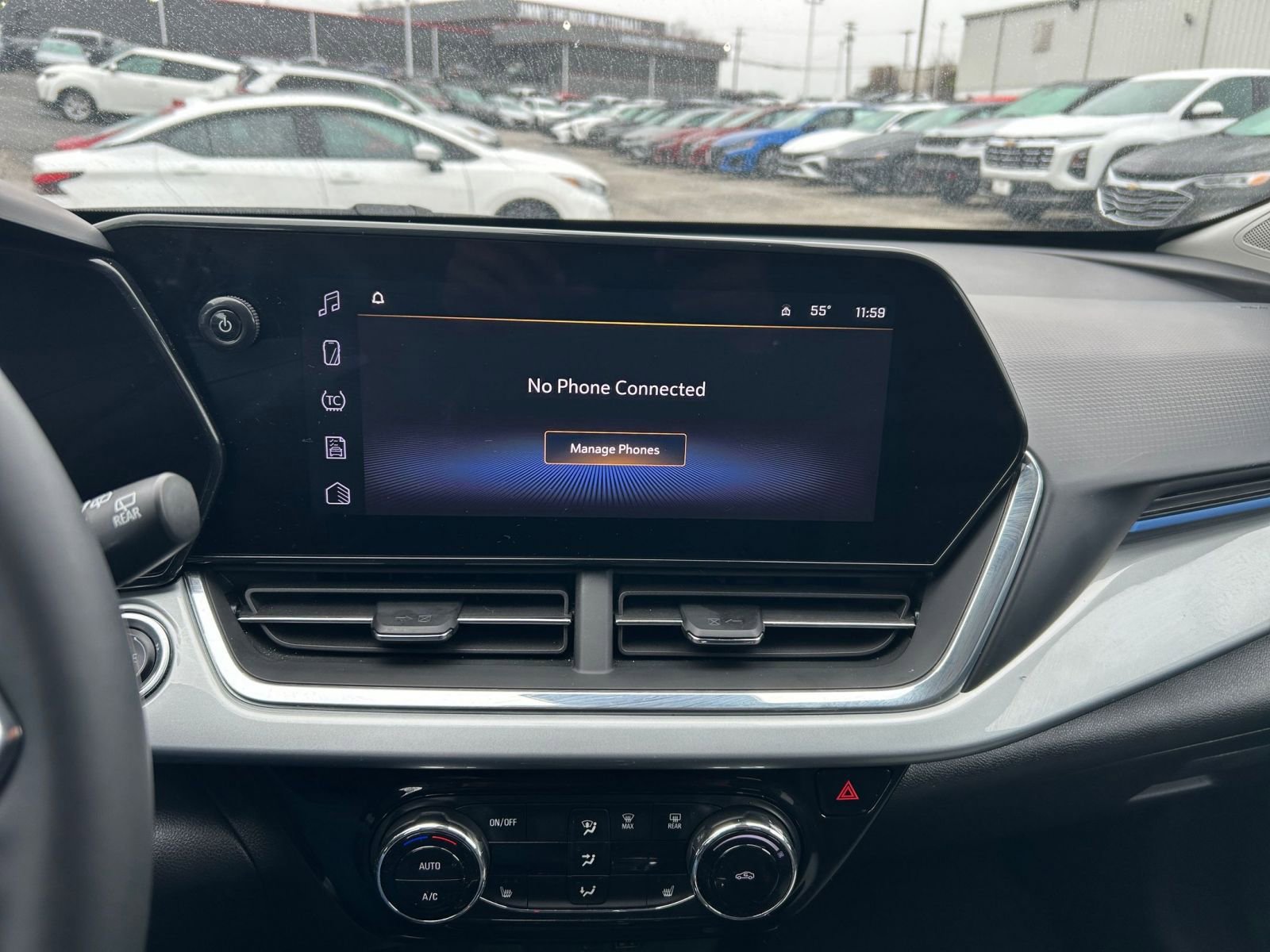 Used 2025 Chevrolet Trax LT w/ LT Convenience Package image 17