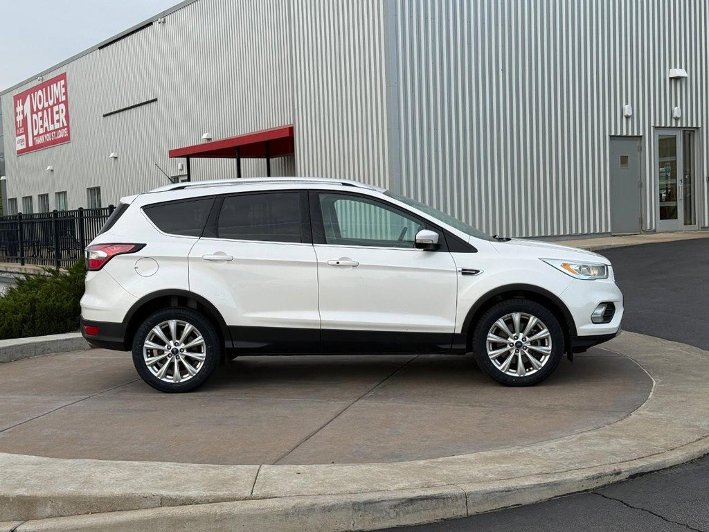 Used 2017 Ford Escape Titanium image 2