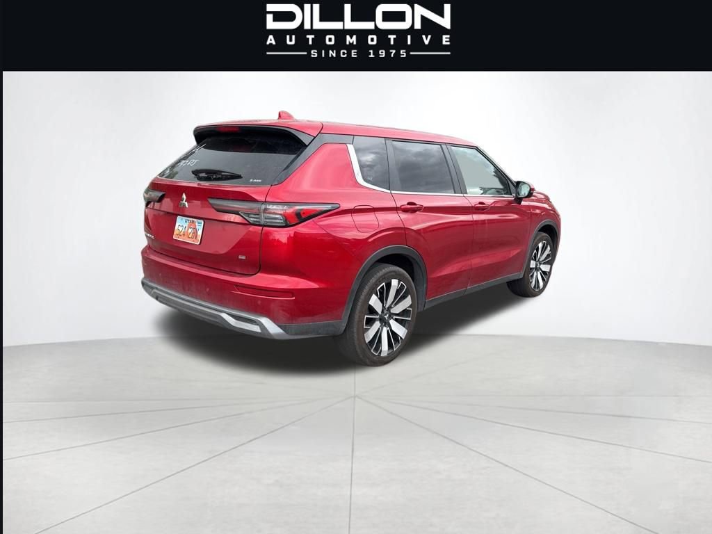 Used 2025 Mitsubishi Outlander AWD image 11