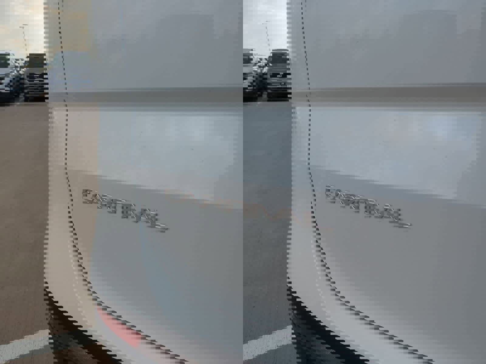 Certified 2024 Kia Carnival LX image 11