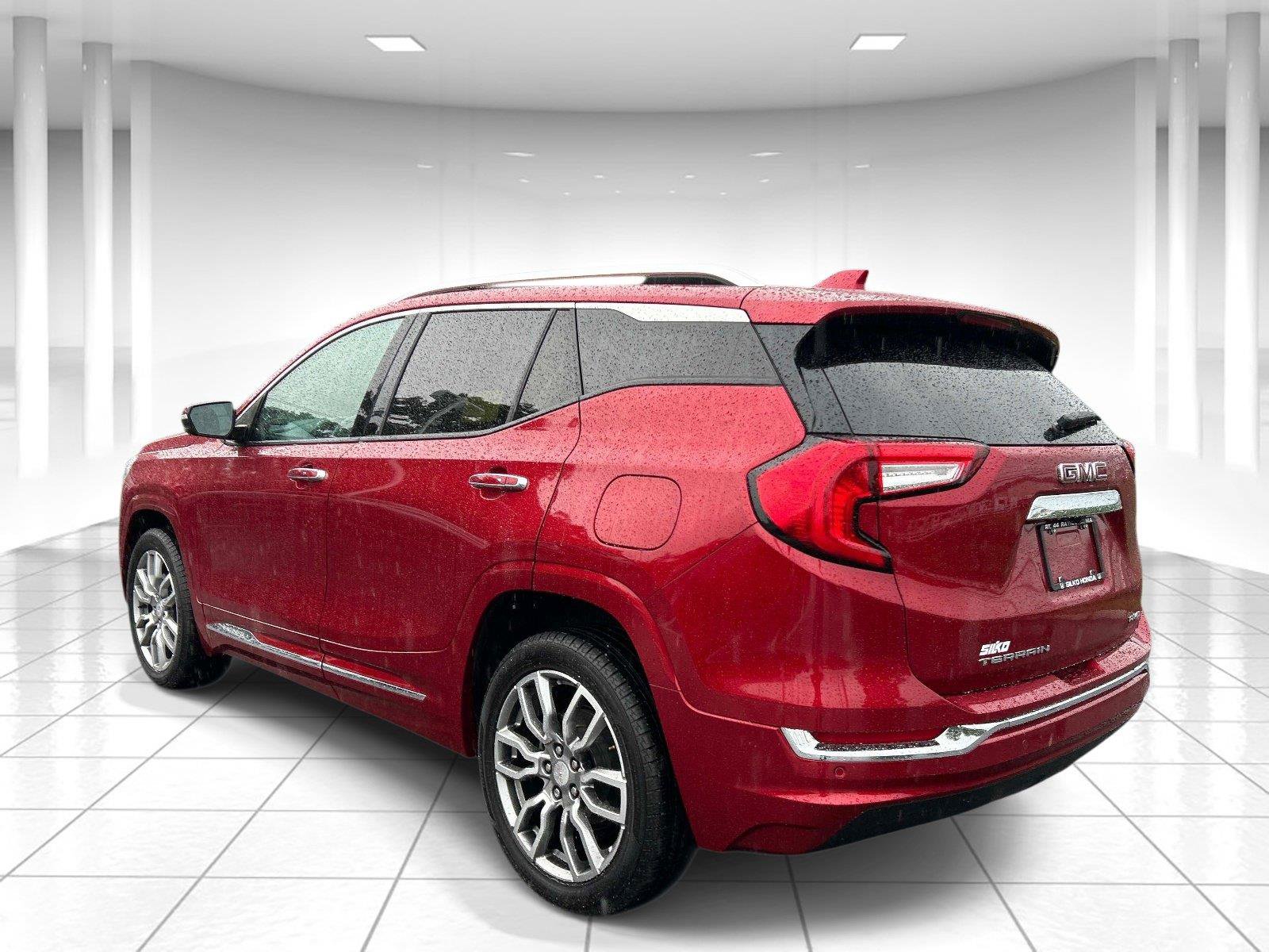 Used 2022 GMC Terrain Denali w/ Denali Premium Package AWD/4WD image 6
