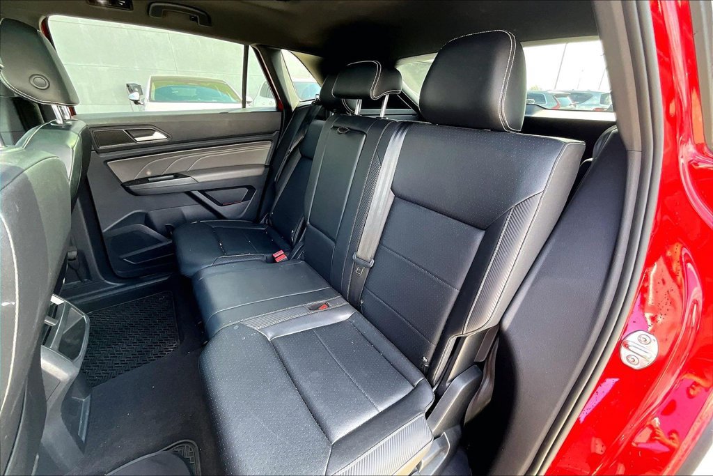 Used 2021 Volkswagen Atlas Cross Sport SE w/ Panoramic Sunroof Package FWD image 28