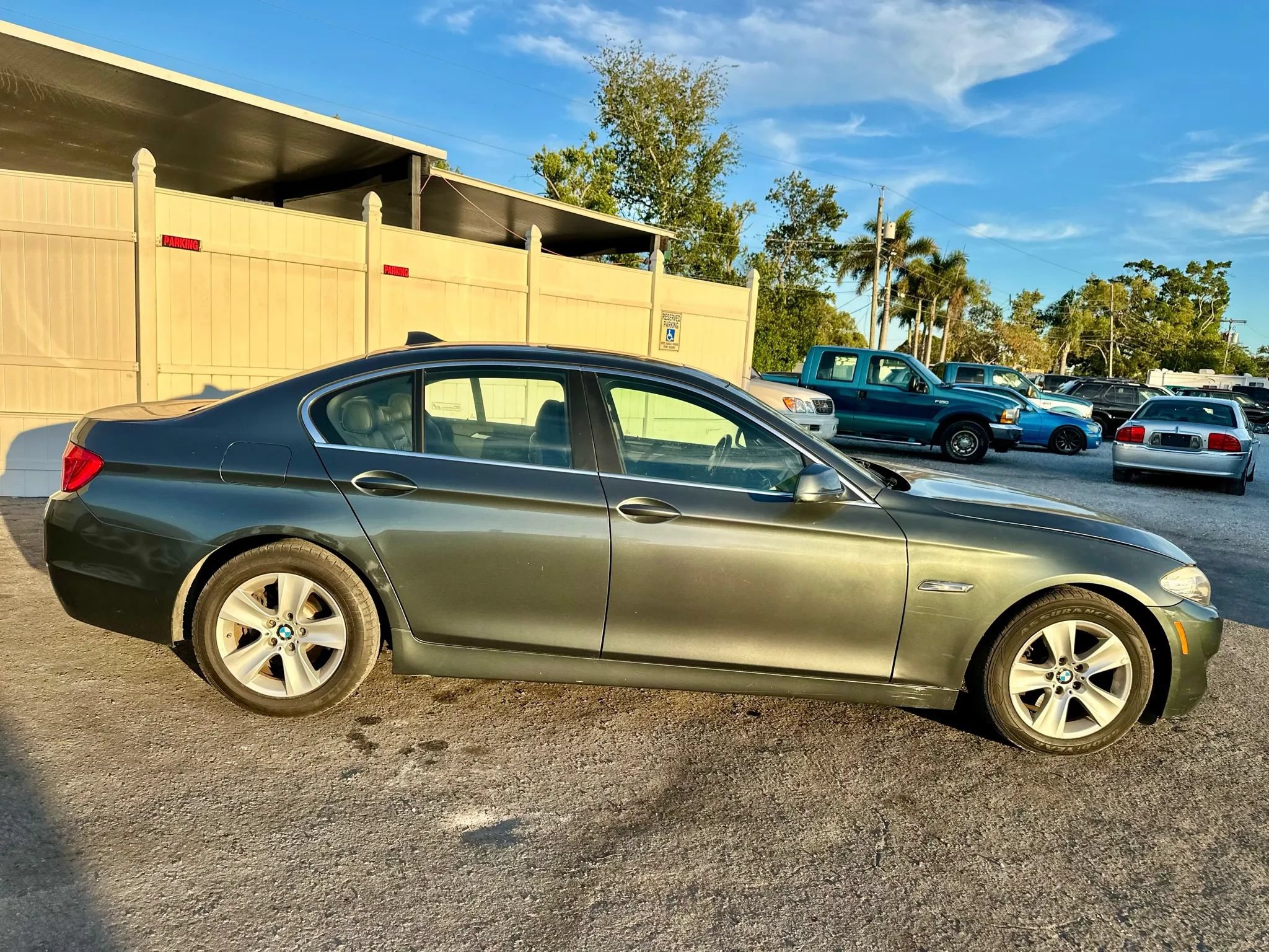 Used 2011 BMW 528i Sedan RWD image 2