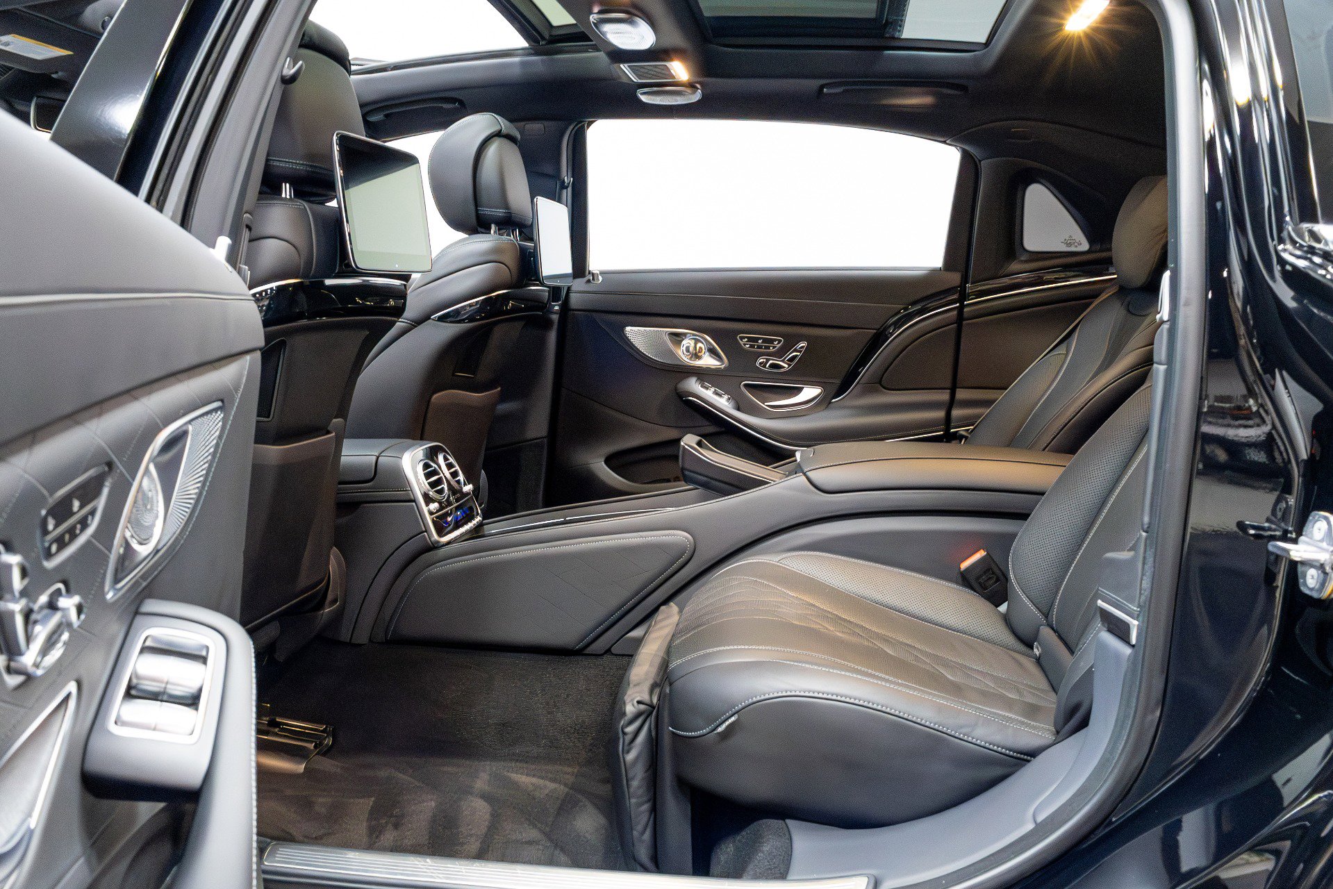 Used 2020 Mercedes-Benz Maybach S 650 image 45