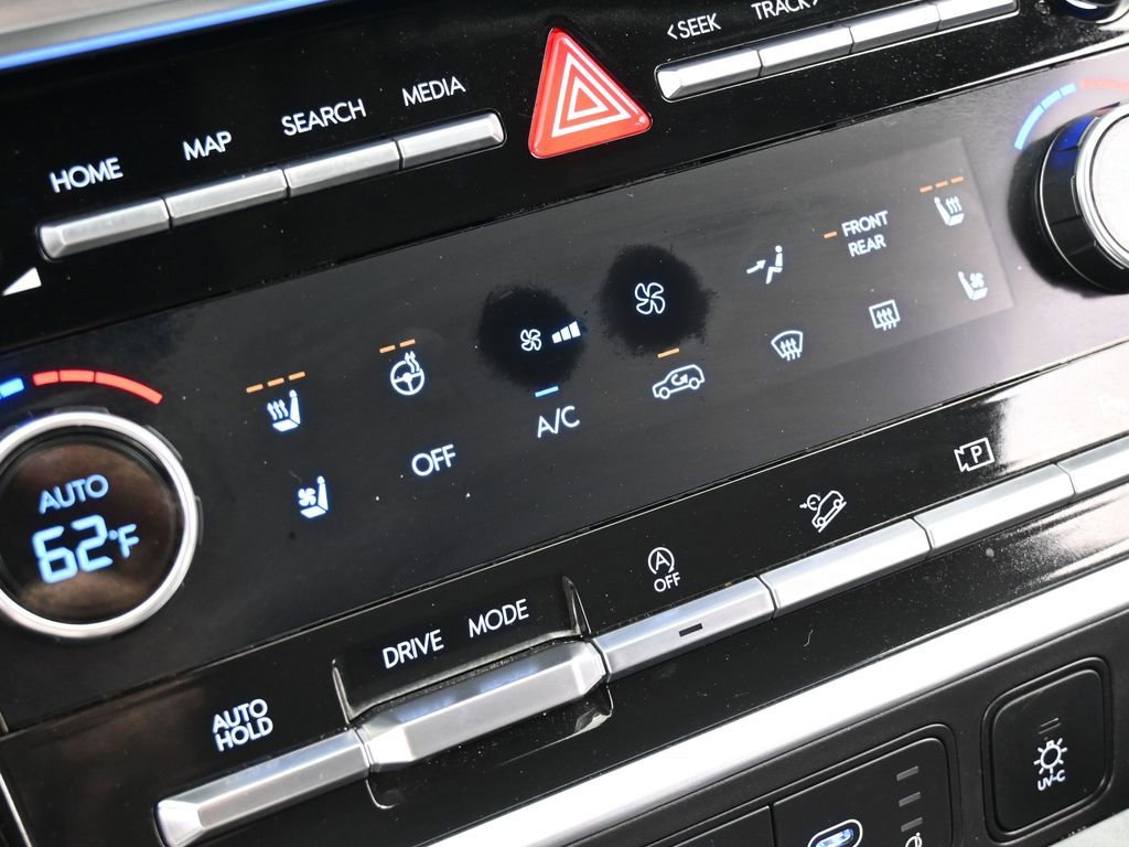 Used 2024 Hyundai Santa Fe Limited image 37