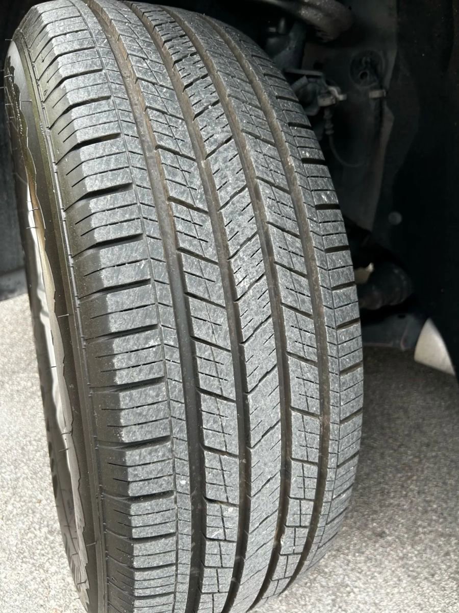 Used 2019 GMC Acadia SLE image 17