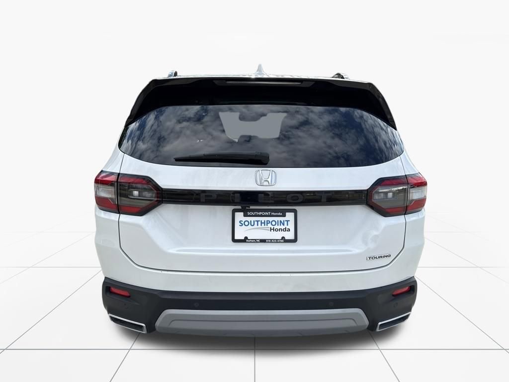 Used 2025 Honda Pilot Touring image 7