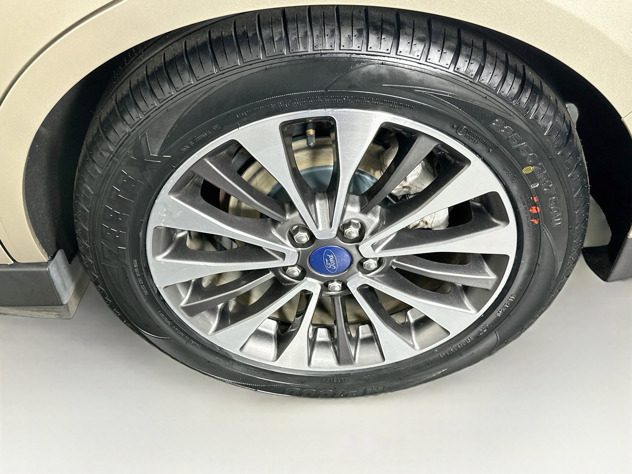 Used 2018 Ford C-MAX Titanium w/ Equipment Group 301A FWD image 11