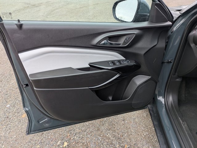 Used 2025 Chevrolet Trax LT image 10