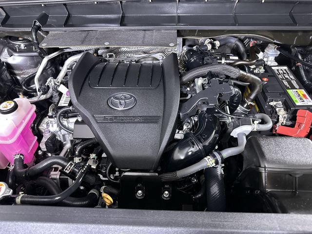 Used 2023 Toyota Highlander Platinum FWD image 31